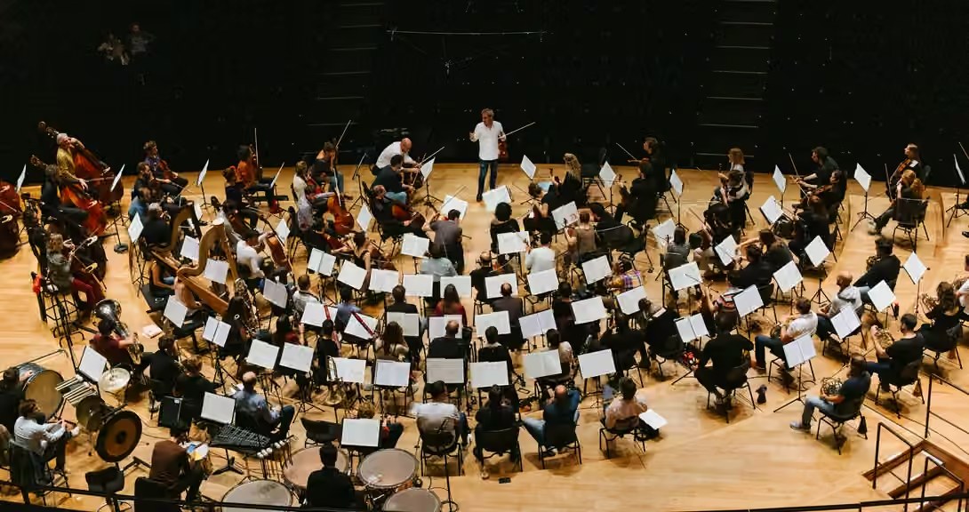HUMANS Festival Orchestra în repetiție, sub conducerea lui David Grimal